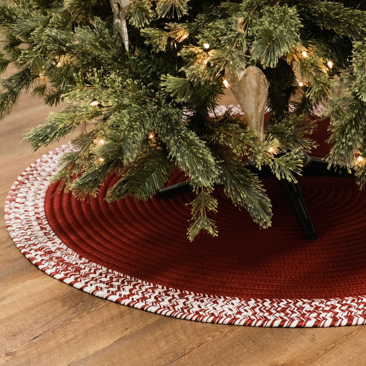 Bordered Under-Tree Christmas Reversible Round Rug - Red 45â€ x 45â€