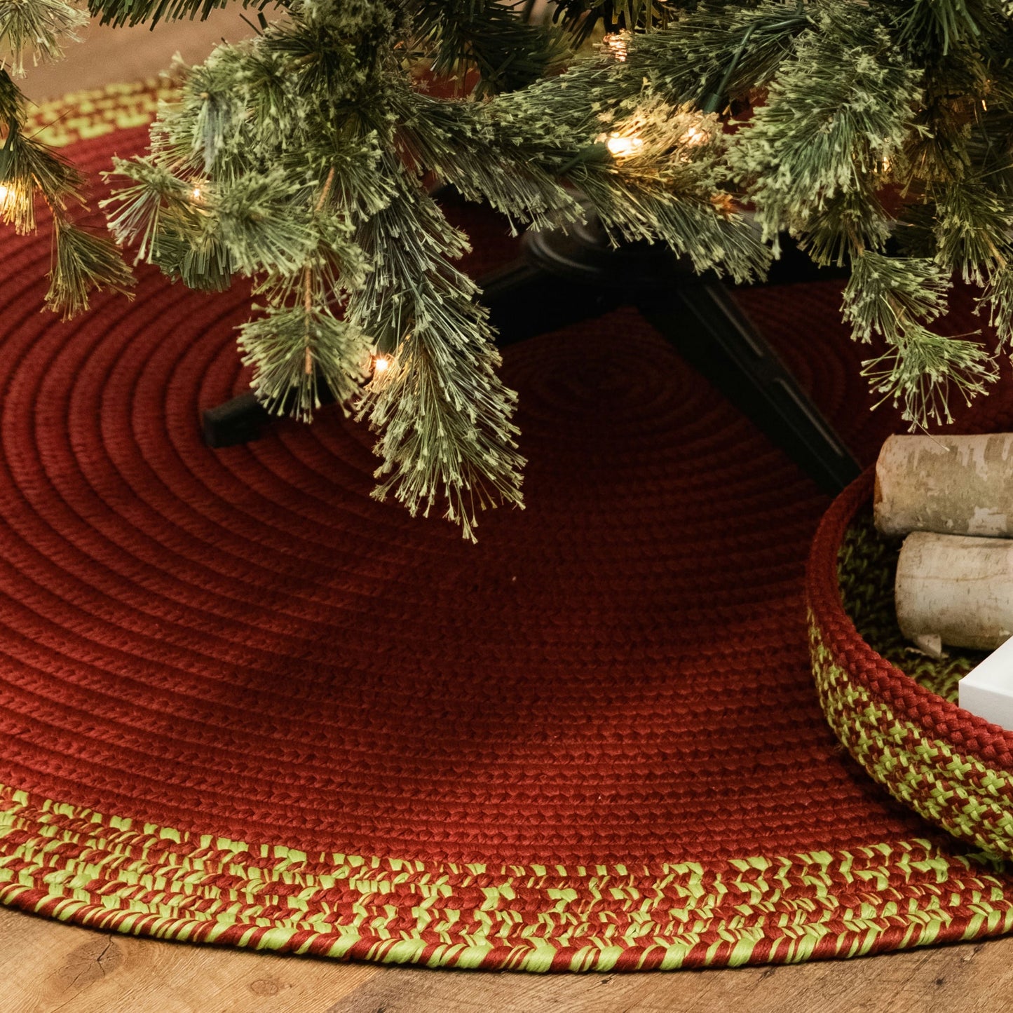 Holiday-Vibes Under Tree Reversible Round Rug - Border Vibe 45â€ x 45â€