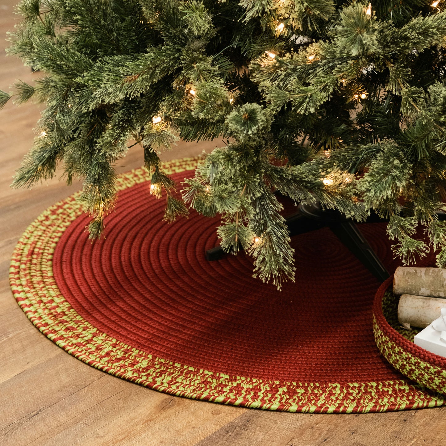 Holiday-Vibes Under Tree Reversible Round Rug - Border Vibe 45â€ x 45â€