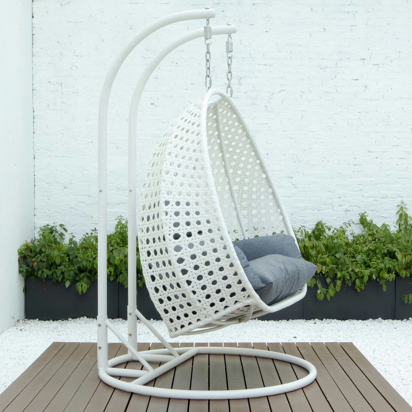 LeisureMod White And Charcoal Blue Wicker Hanging 2 person Egg Swing Chair