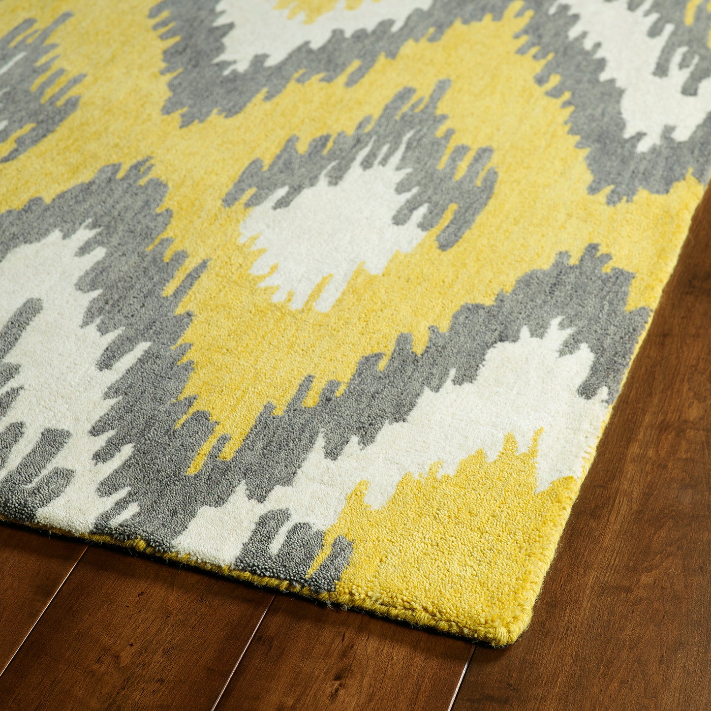 Kaleen Global Inspiration Collection Bright Yellow Throw Rug 2' x 3'