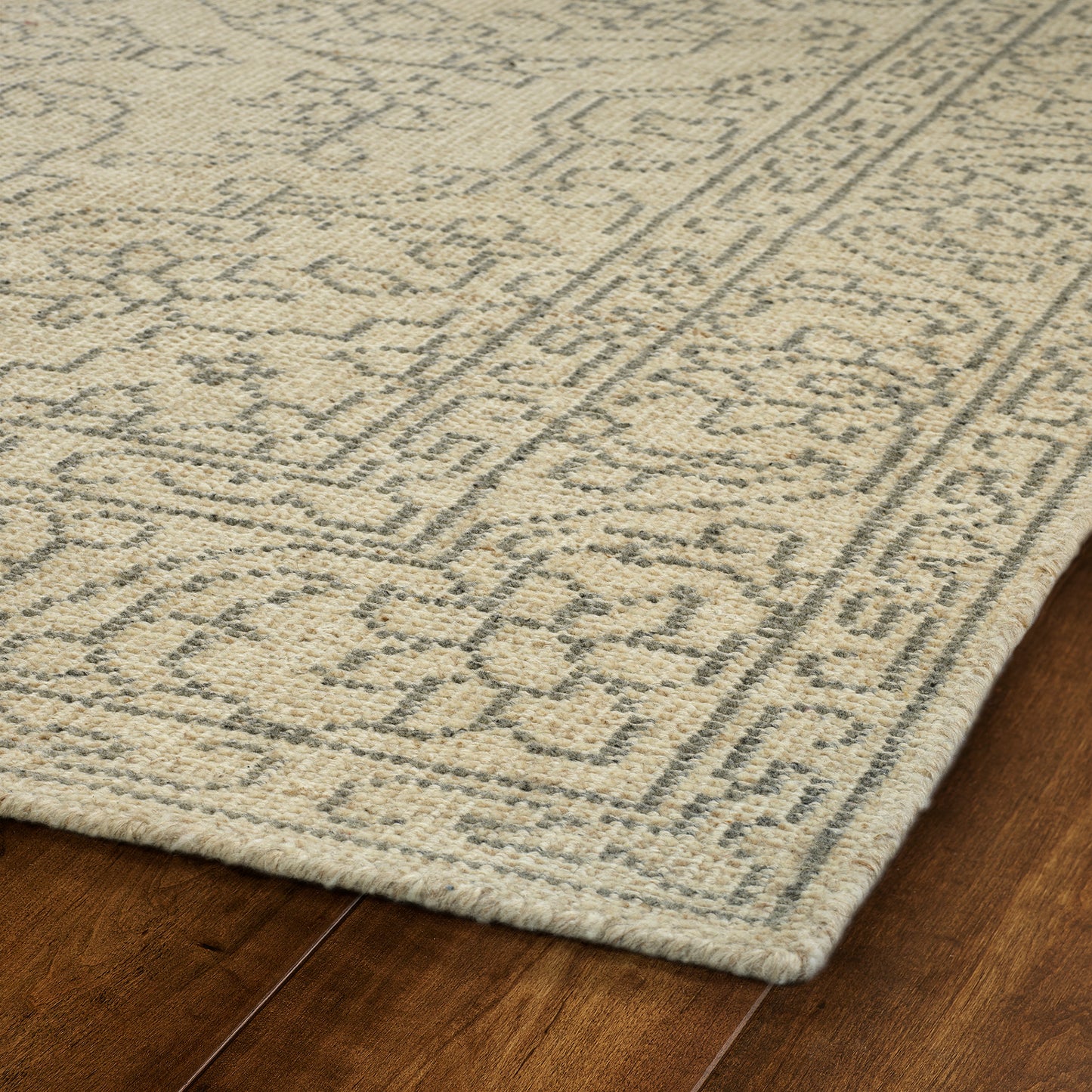 Kaleen Herrera Collection Light Linen Throw Rug 3' x 5'