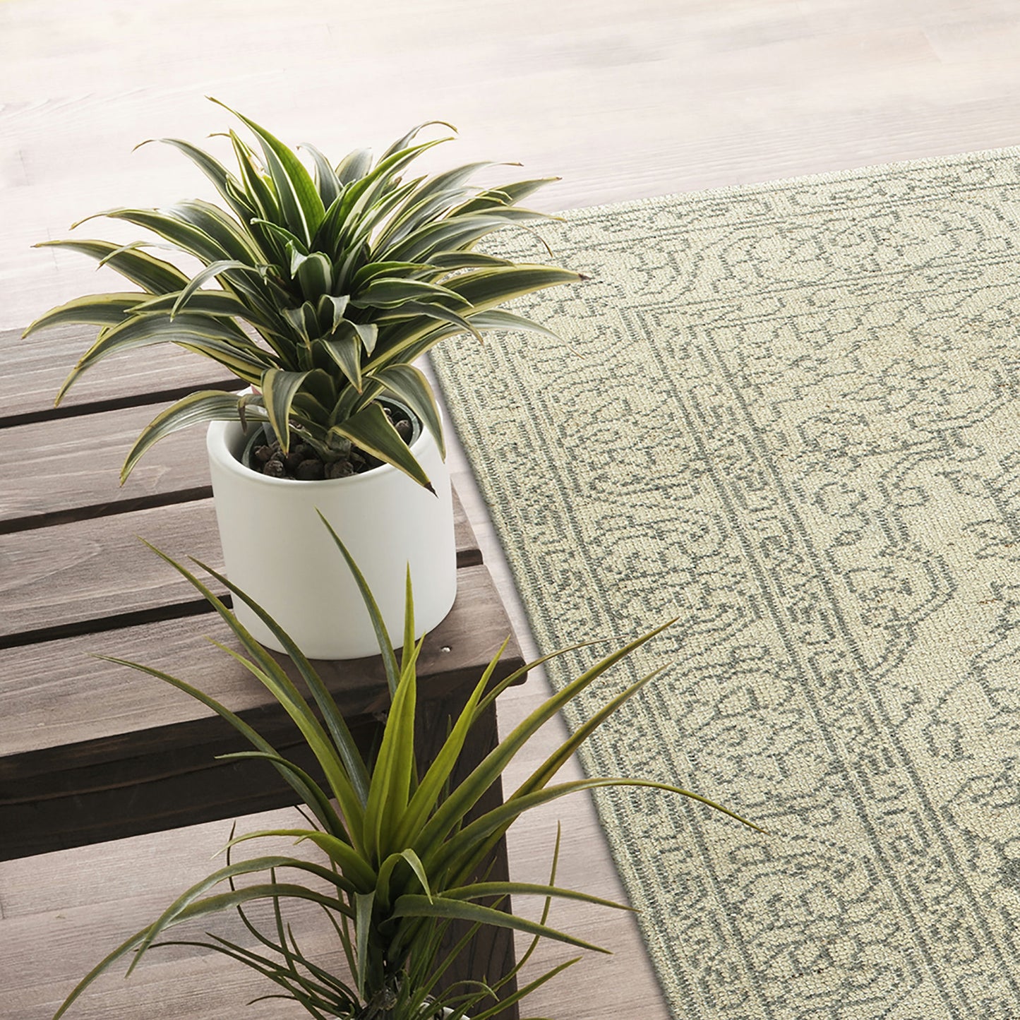 Kaleen Herrera Collection Light Linen Area Rug 8' x 10'