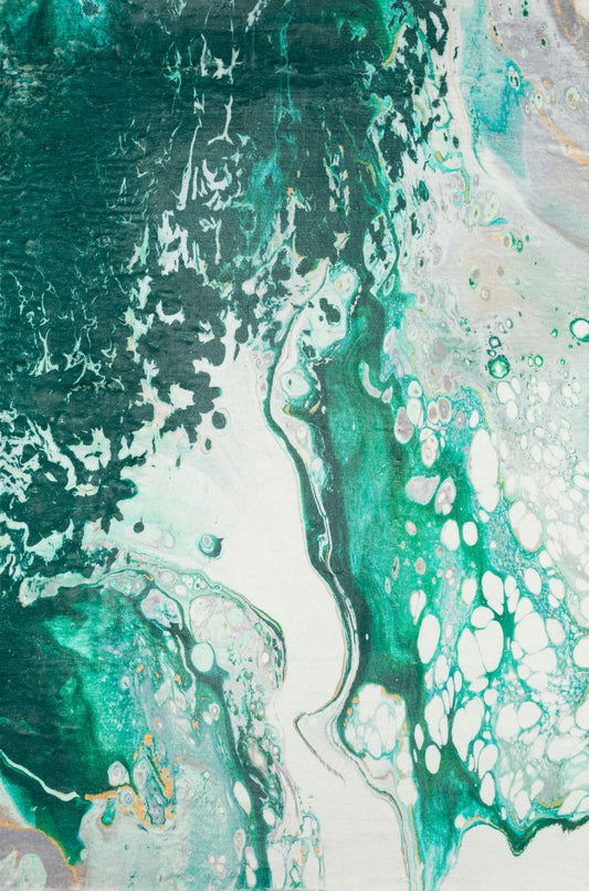 Kikiamo KK10 Emerald City 2'3" x 7'6" Runner Rug