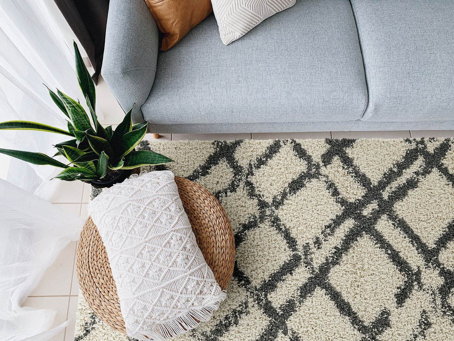 Kaleen Komon Collection KMN03-01 Ivory Area Rug 5' x 7'