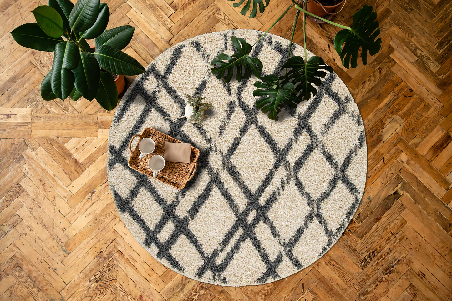 Kaleen Komon Collection KMN03-01 Ivory Area Rug 5' x 7'