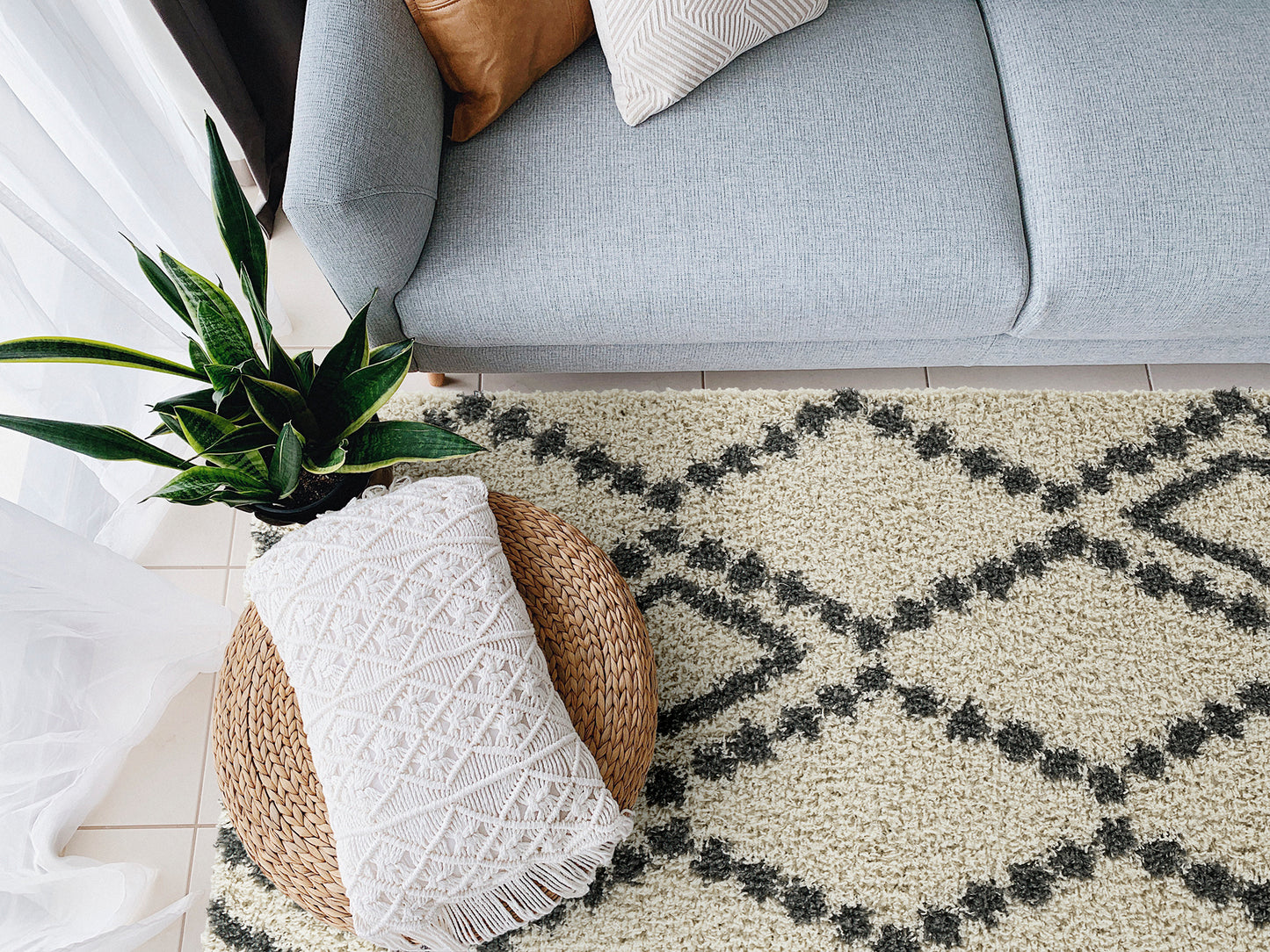 Kaleen Komon Collection KMN04-01 Ivory Area Rug 6'6" x 6'6"