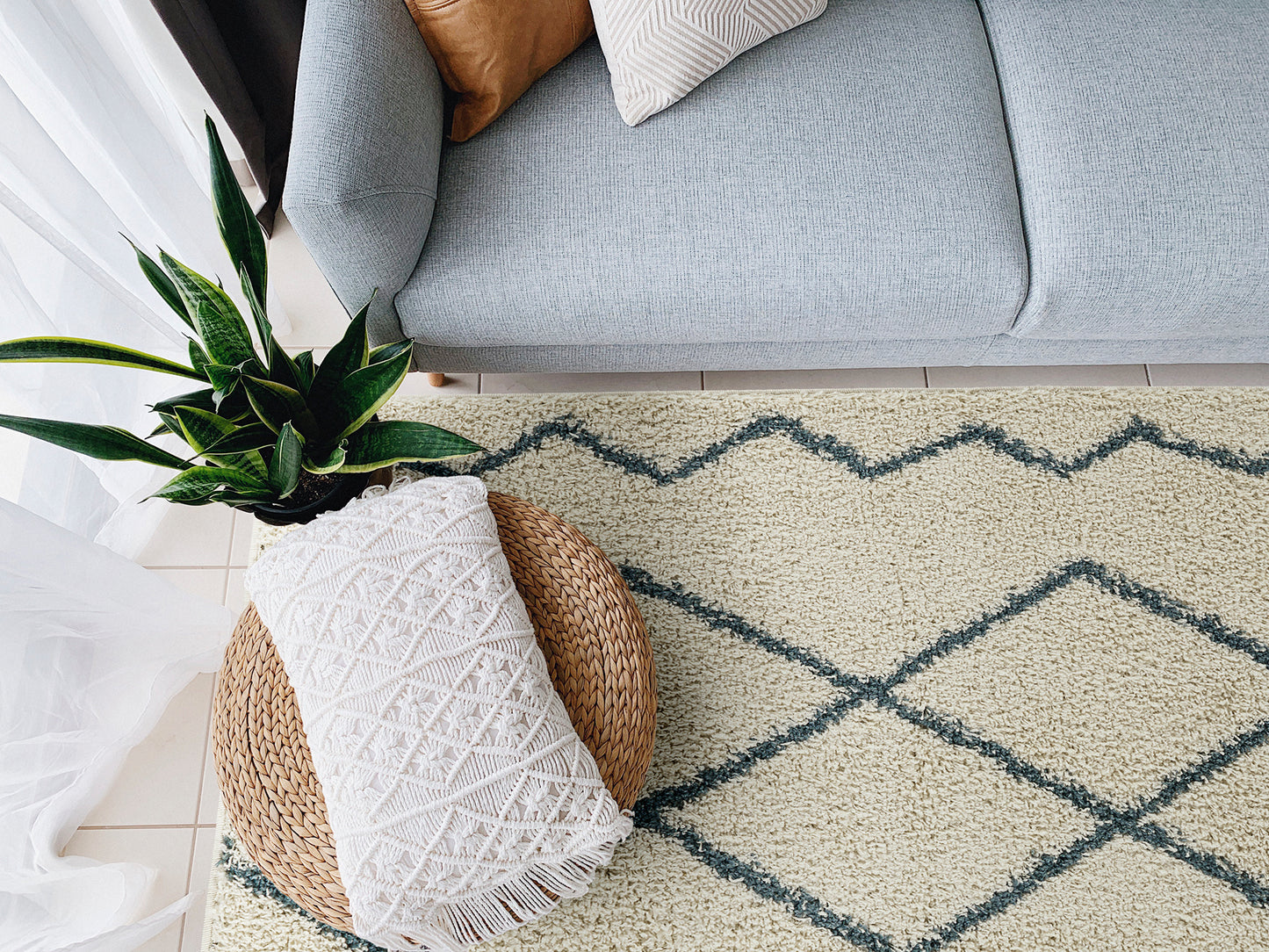 Kaleen Komon Collection KMN05-01 Ivory Area Rug 5' x 7'