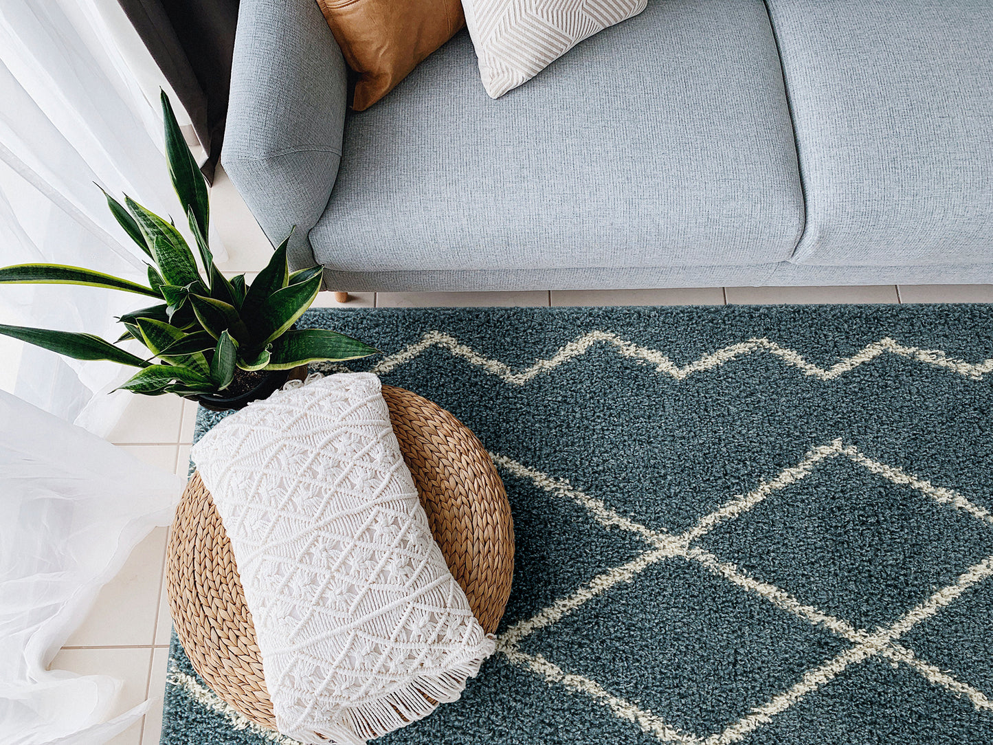 Kaleen Komon Collection Dark Denim Area Rug 6'6" x 6'6"