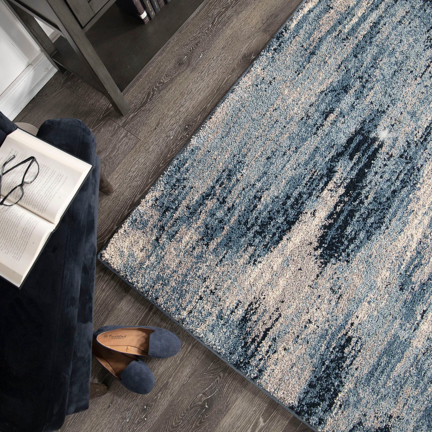 Spartan Contemporary 8x10 Area Rug in CreamandBlue