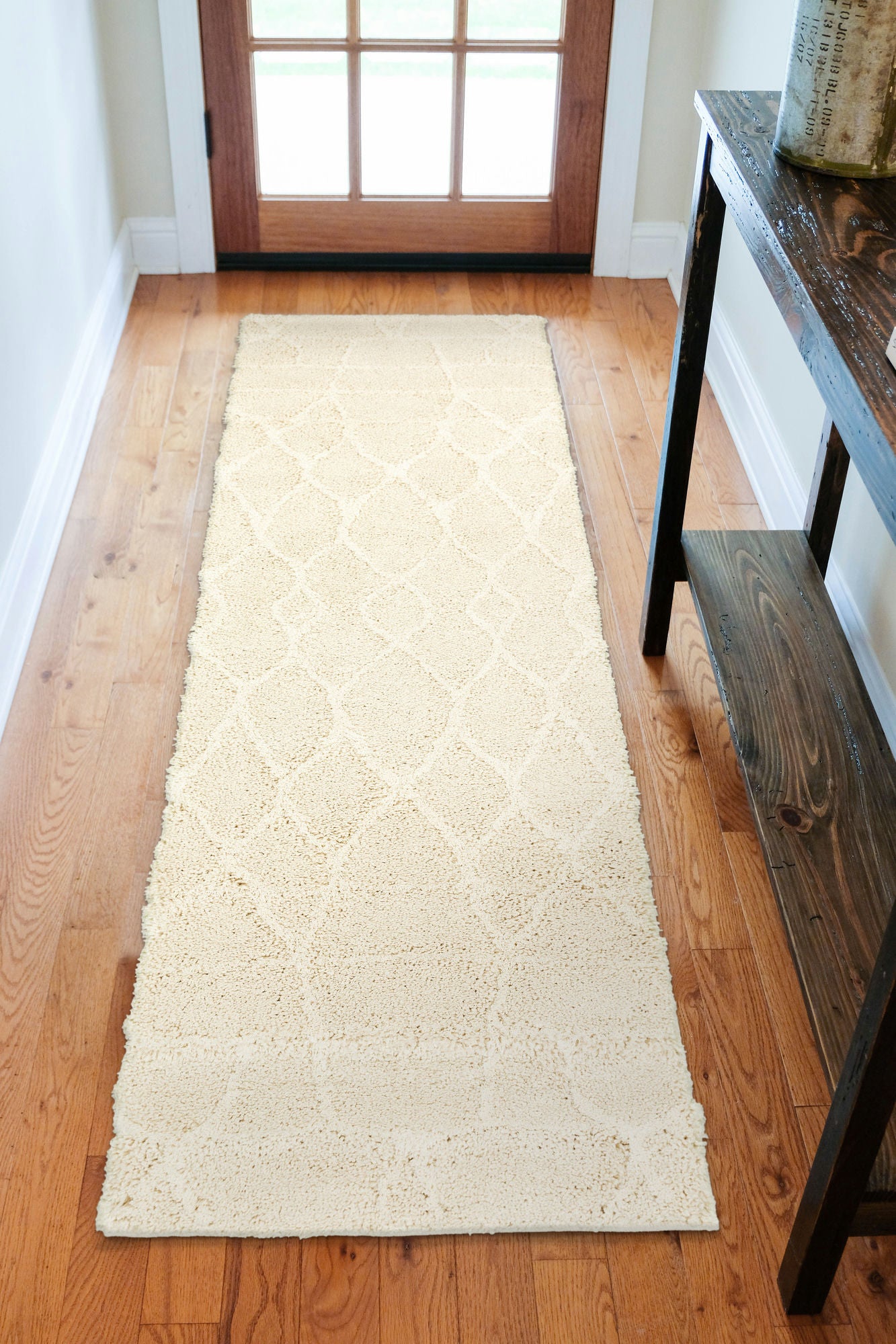 Marquee MQ1 Ivory 2'3" x 7'5" Runner Rug