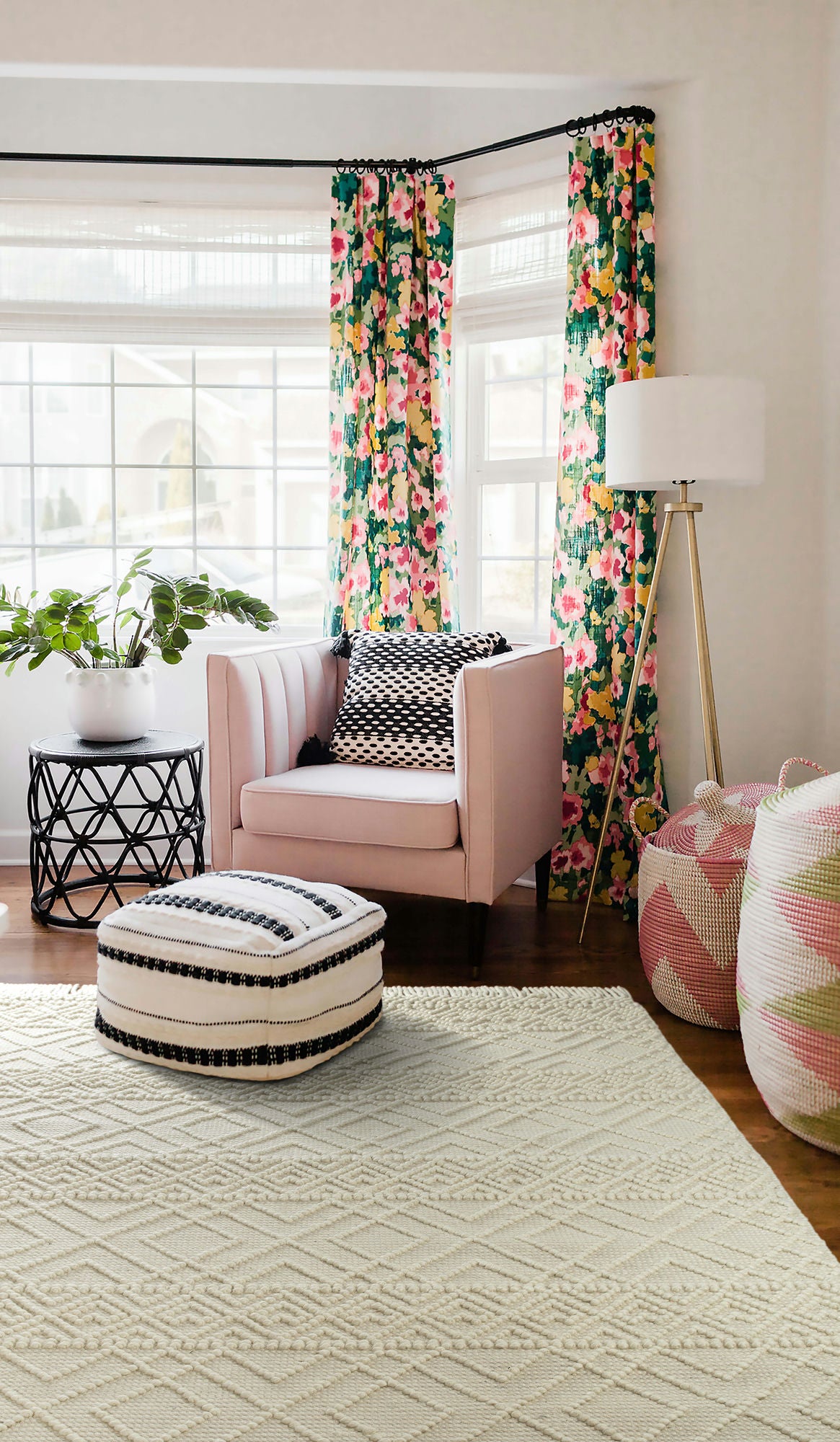 Kaleen Mara Collection Ivory  Area Rug 5' x 8'