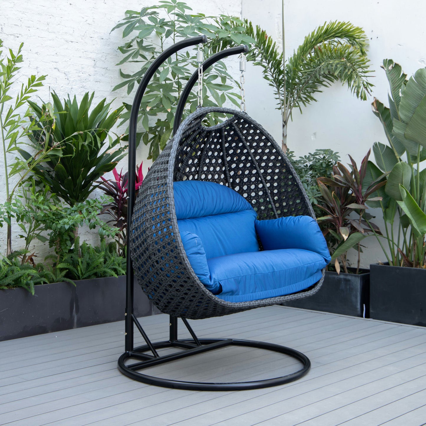 LeisureMod Mendoza Charcoal And Blue Wicker Hanging 2 person Egg Swing Chair