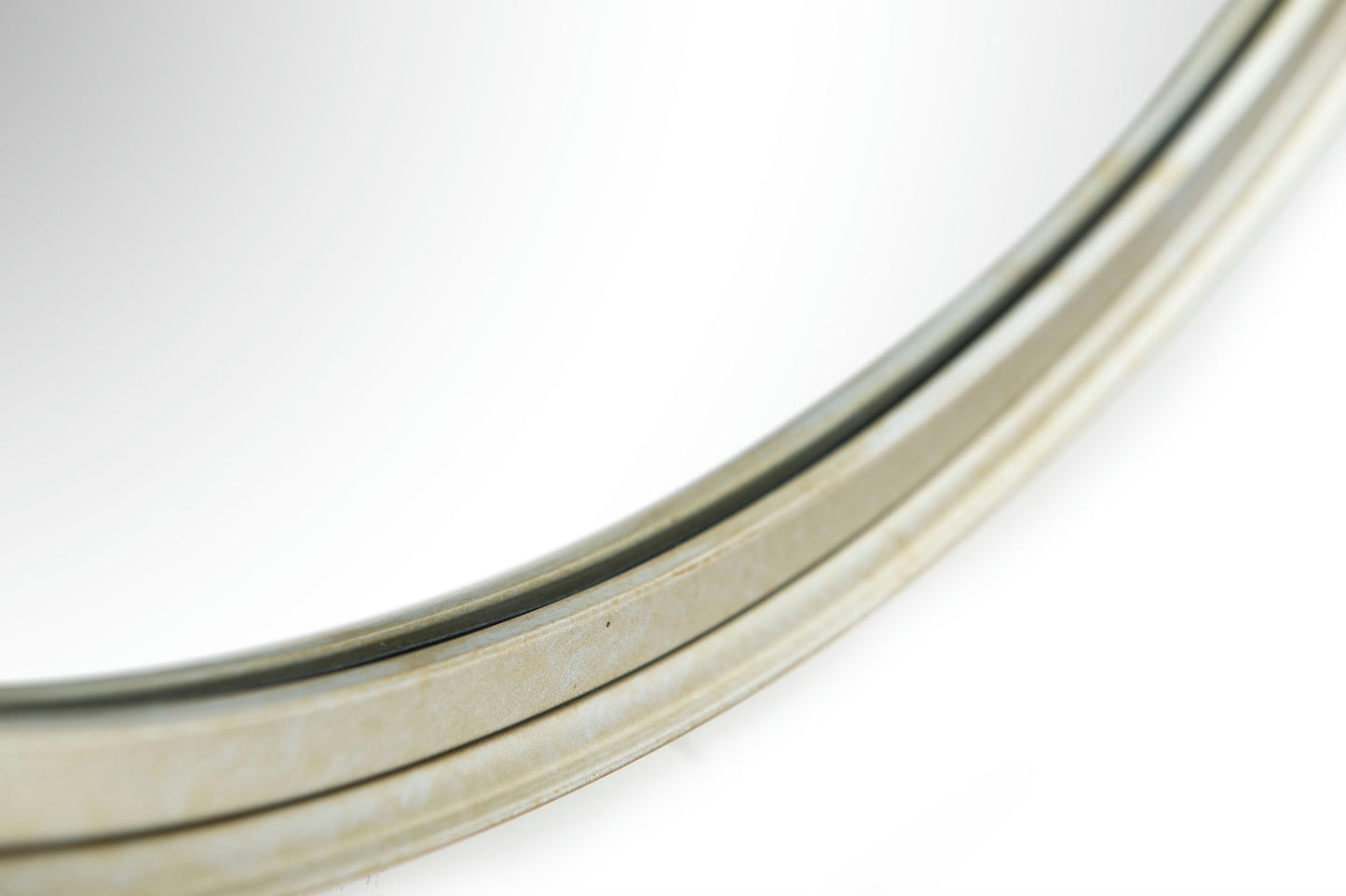 Port Jackson Oval Mirror 22 X 40 X 1.5