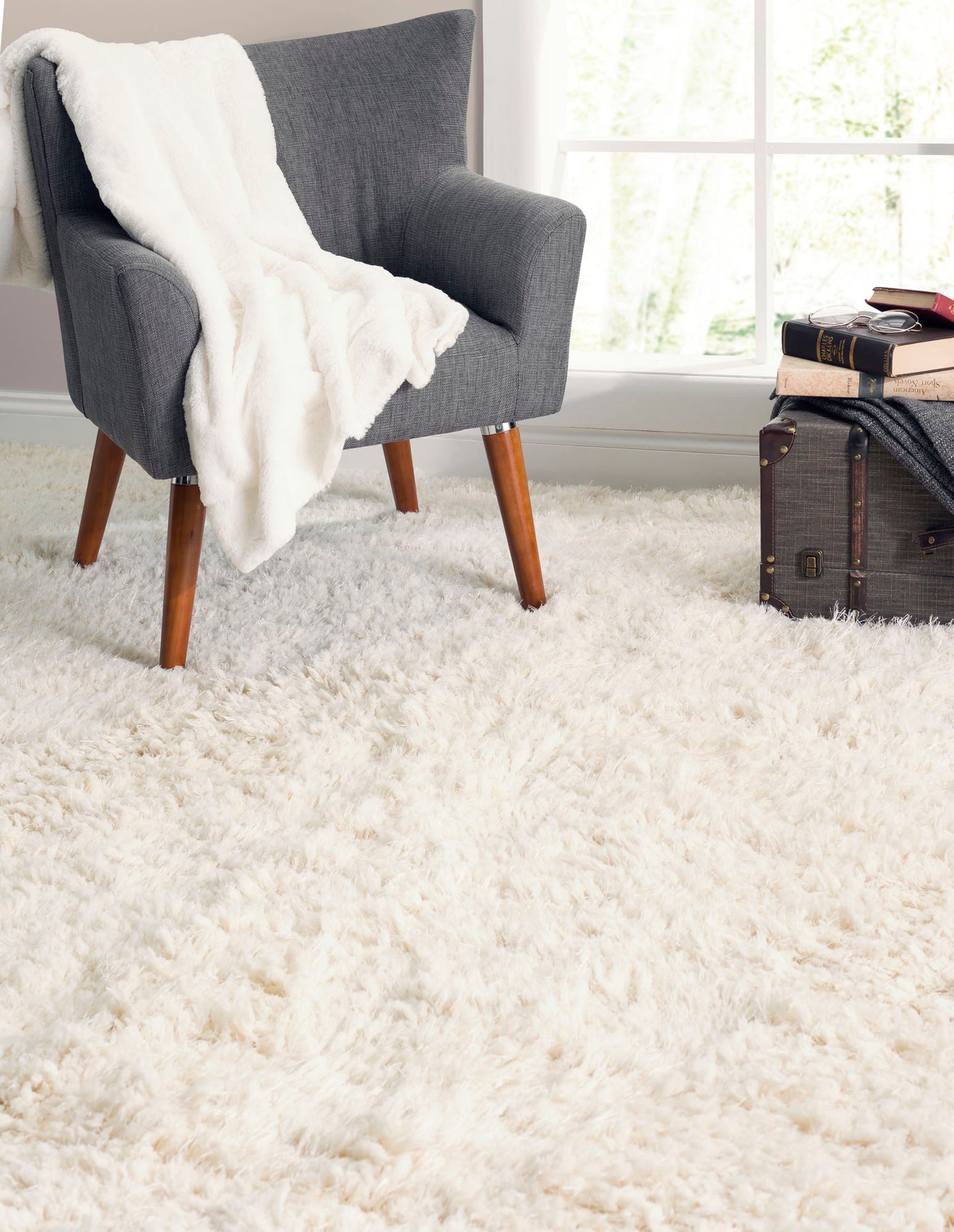 Pasargad Home Paris Shag Collection Ivory Poly & Cotton Area Rug 4'0" X 6'0"