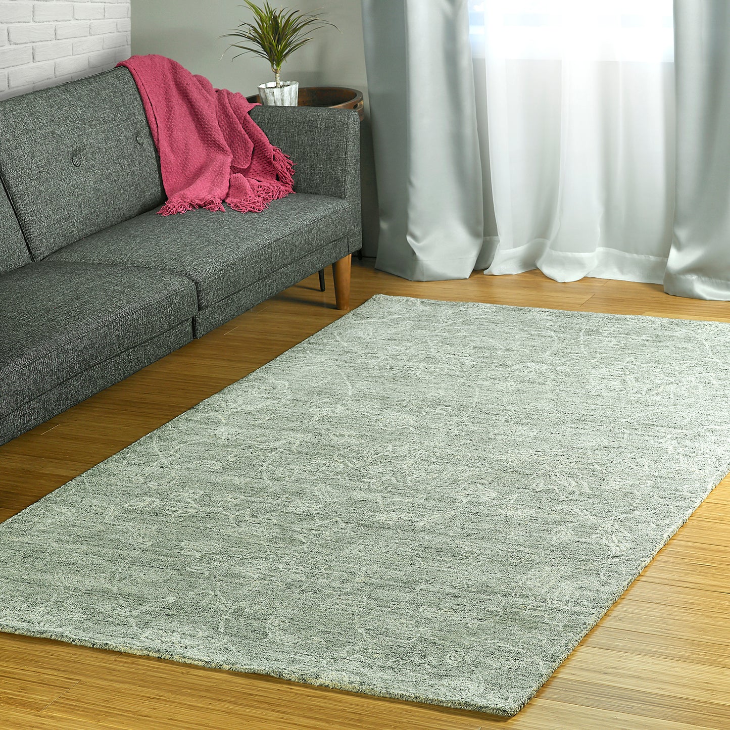 Kaleen Palladian Collection Silver Linen Throw Rug 2' x 3'