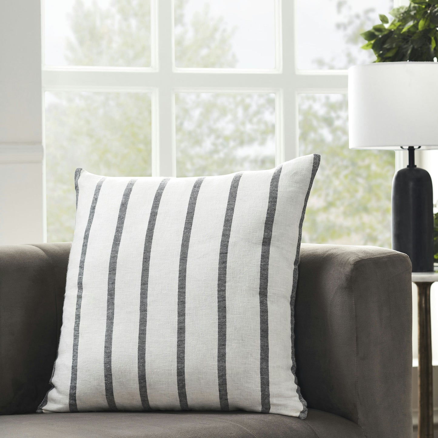 Nimah White/Black Linen Pillow