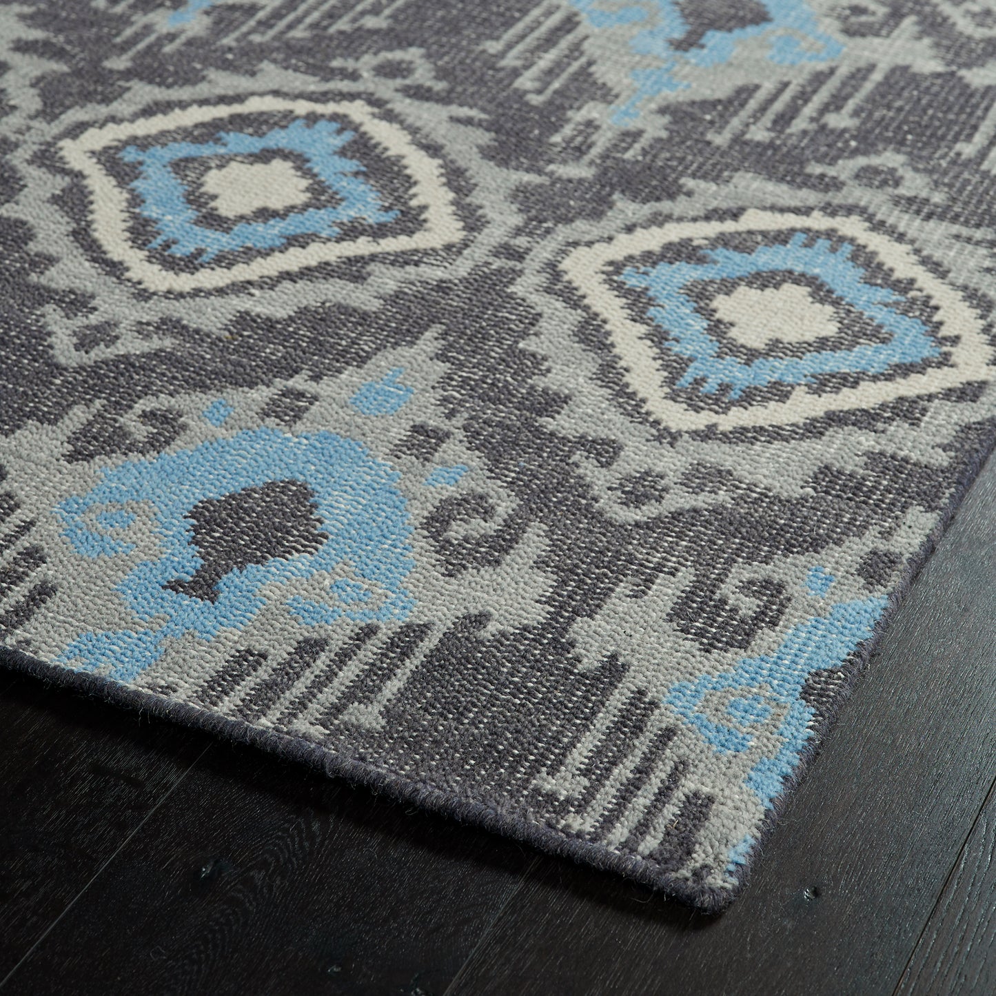 Kaleen Relic Collection Light Charcoal Throw Rug 2' x 3'