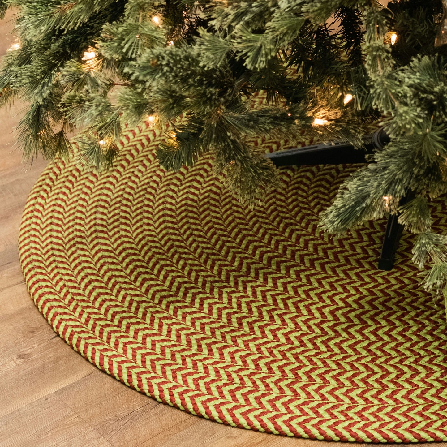 Holiday-Vibes Under Tree Reversible Round Rug - Chevron Vibe 55â€ x 55â€