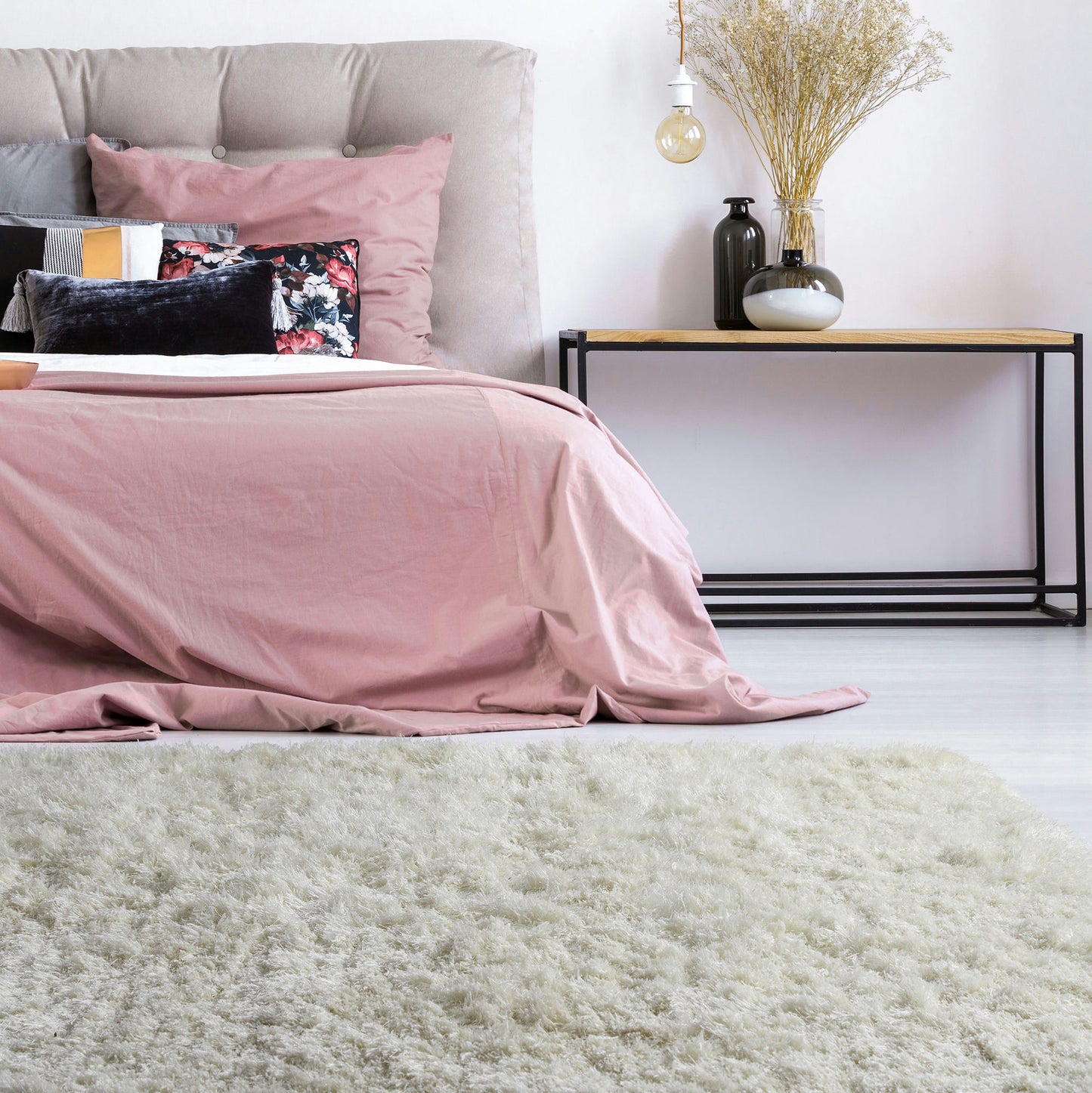 Kaleen Rinna Collection Light Ivory Area Rug 5' x 7'6"