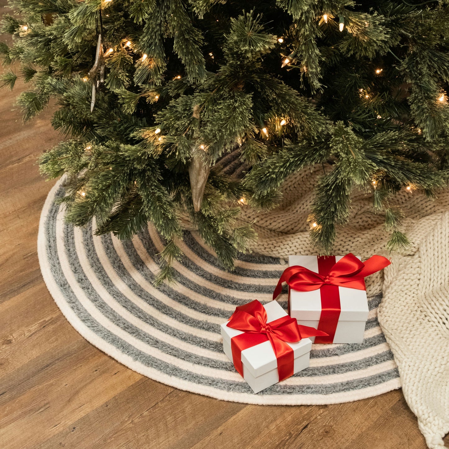Cozy Wool Shag Holiday Tree Skirt - Gray 44" x 44"