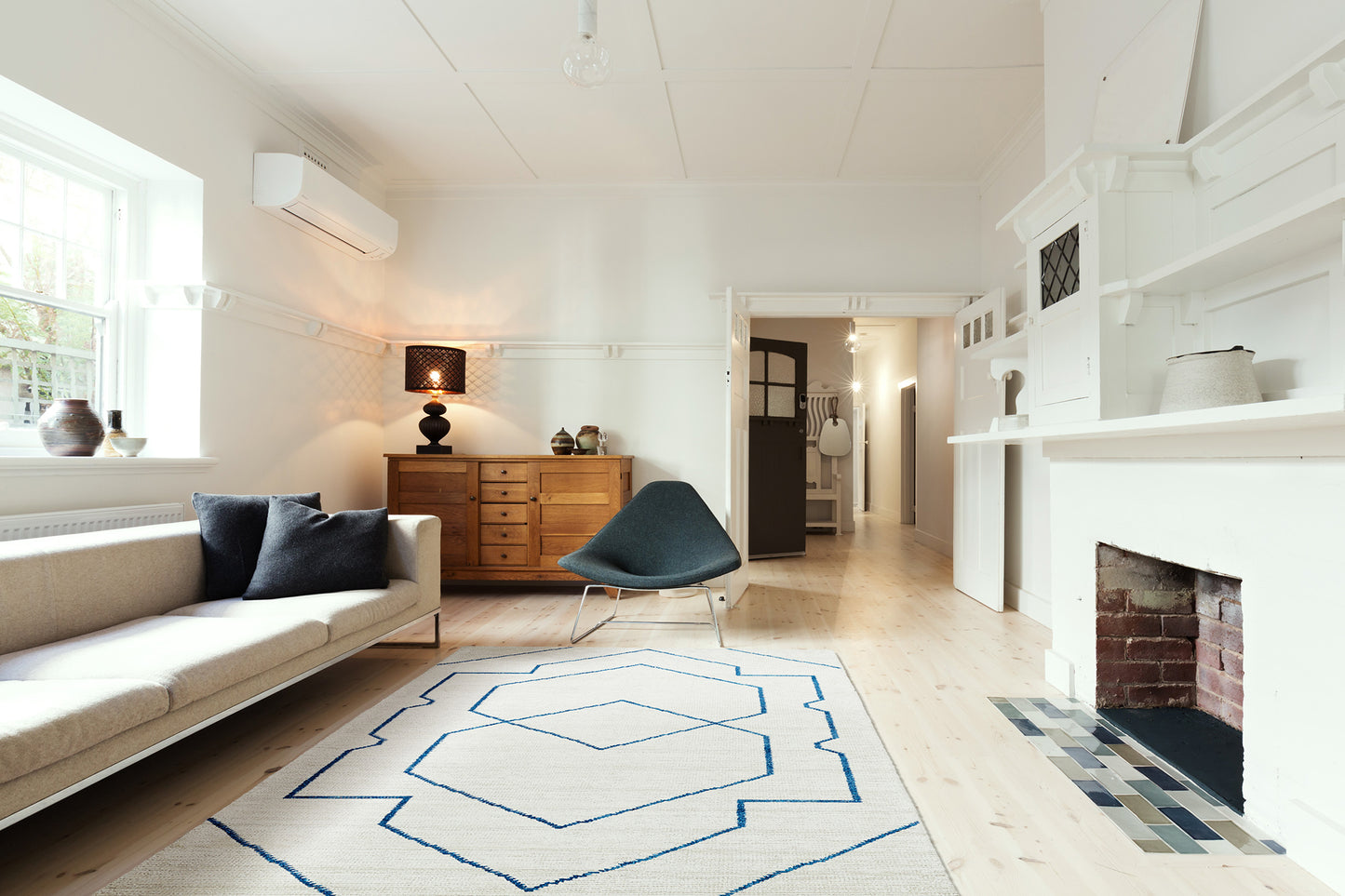 Kaleen Solitaire Collection Ivory Denim Area Rug 4' x 6'