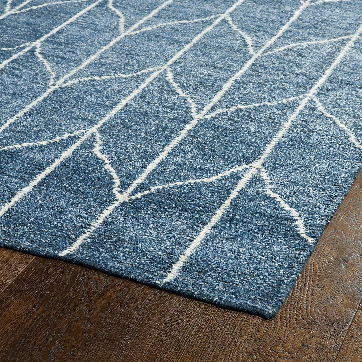 Kaleen Solitaire Collection Dark Denim  Throw Rug 2' x 3'