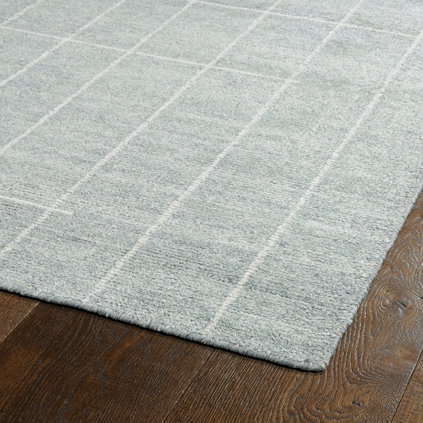 Kaleen Solitaire Collection Glacier Blue Ivory Throw Rug 2' x 3'