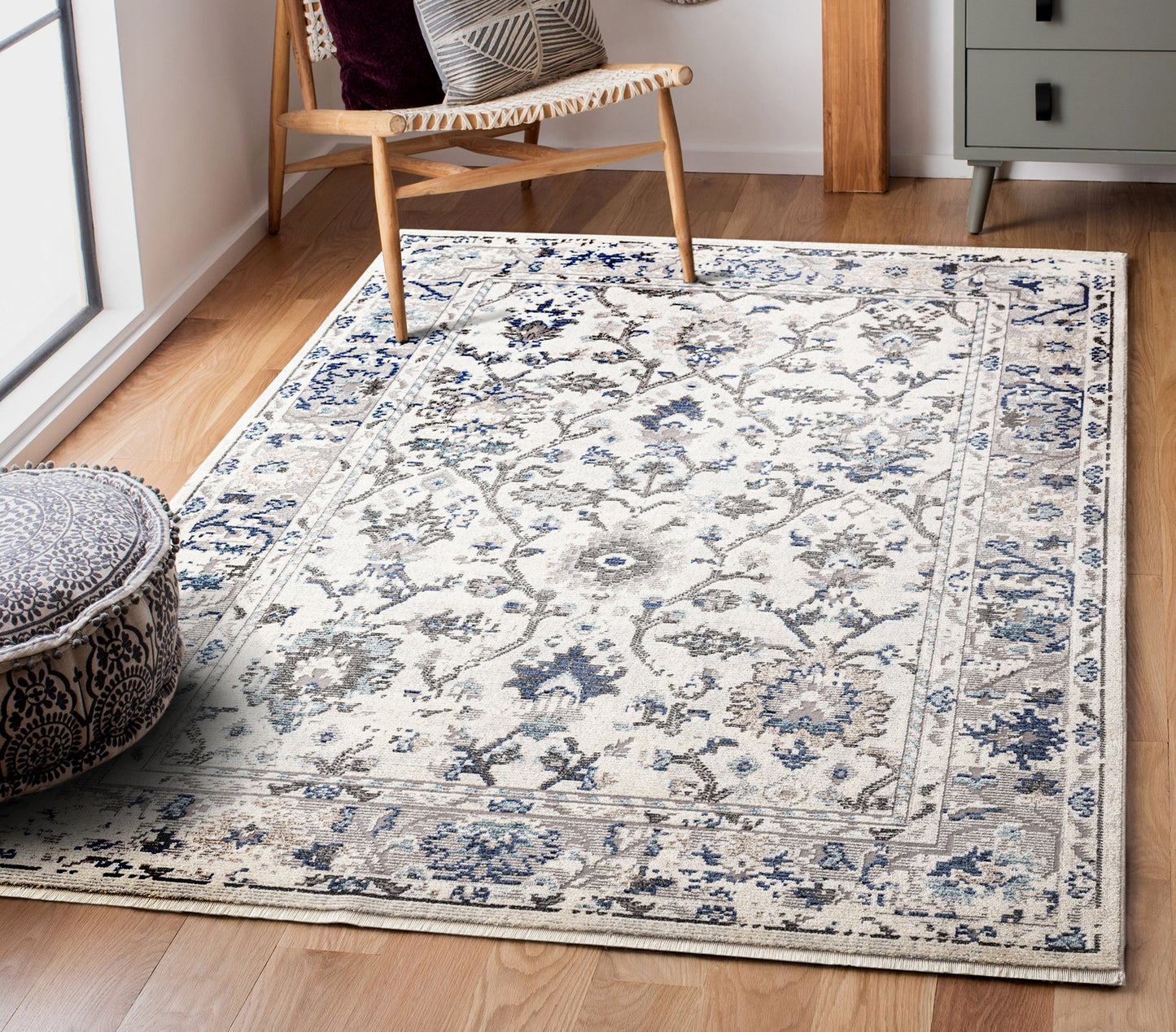 Kaleen Soren Collection Light Silver Throw Rug 1'8" x 2'6"