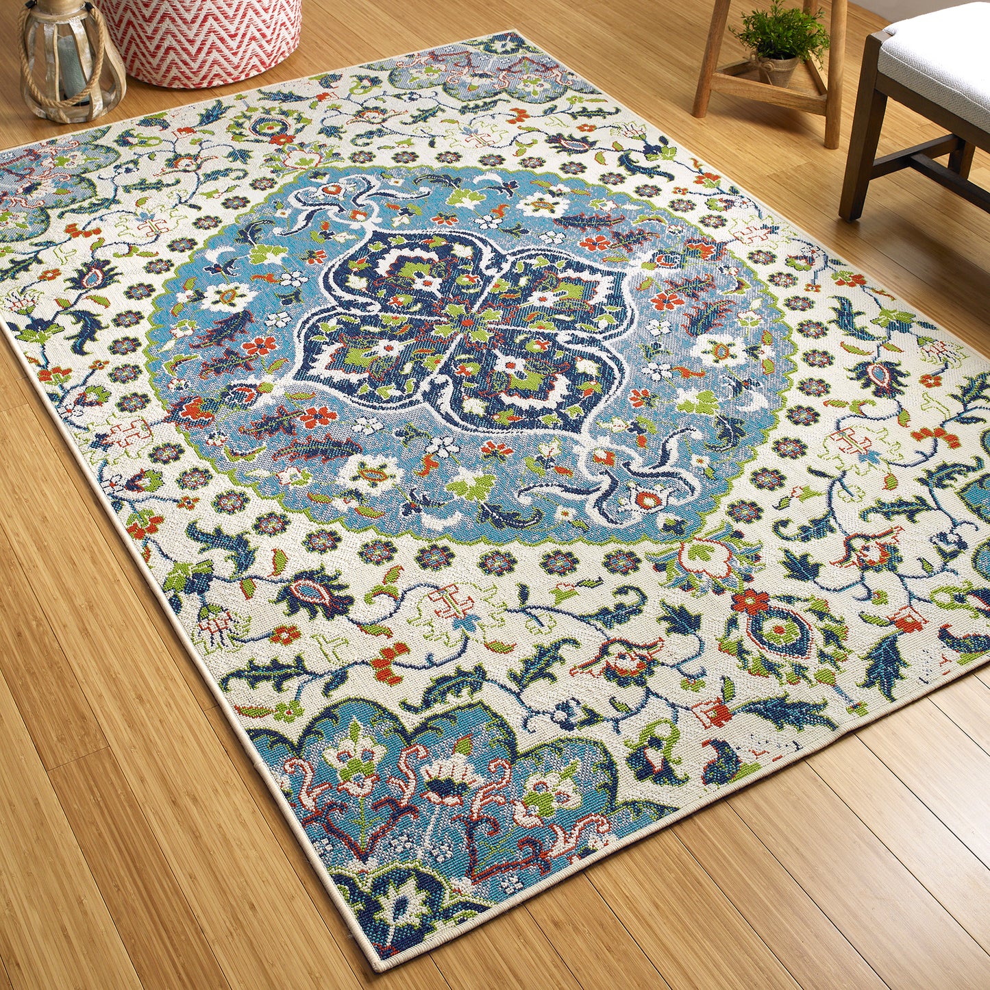 Kaleen Sunice Collection Light Ivory Throw Rug 1'9" x 3'