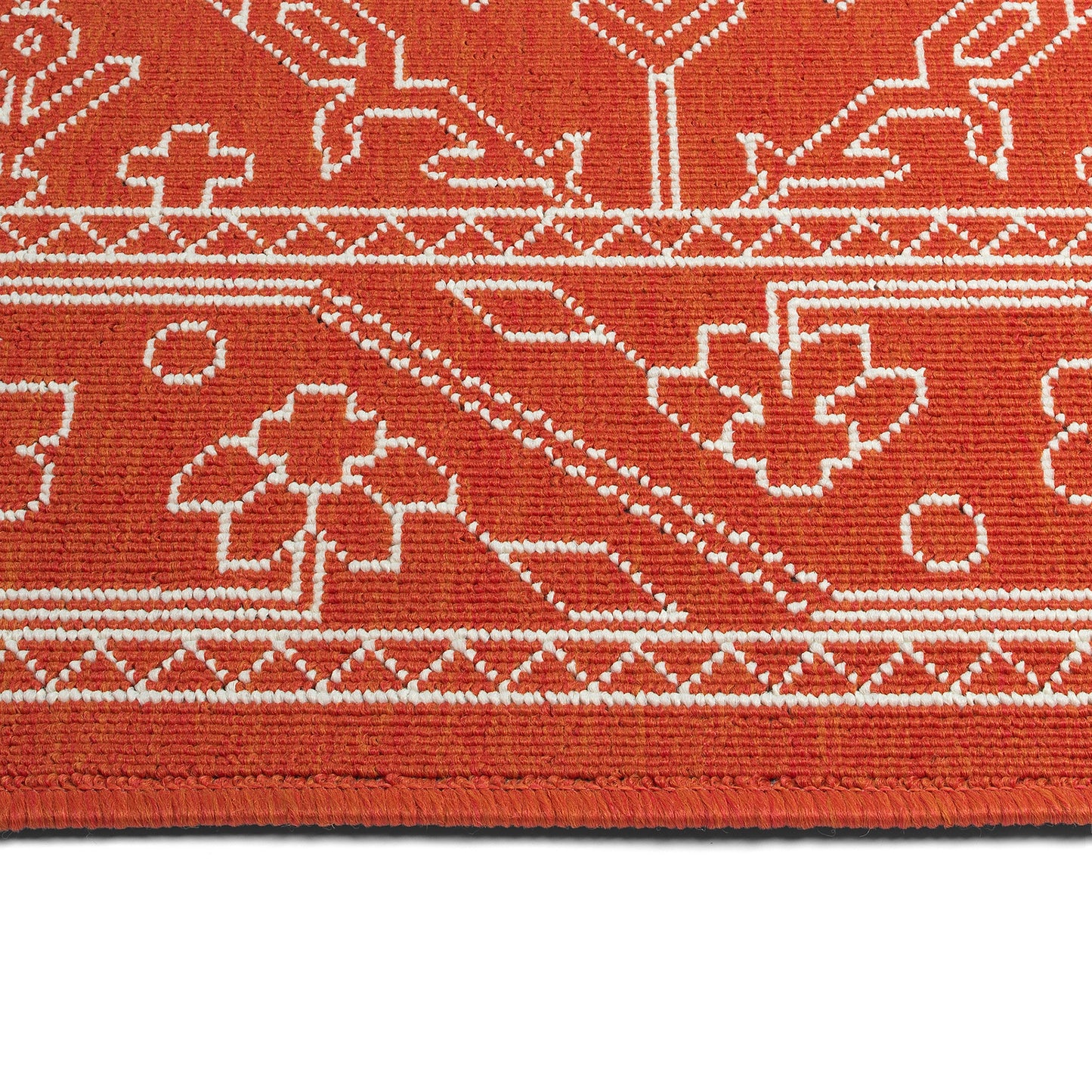 Kaleen Sunice Collection Tangerine White Throw Rug 2'5" x 3'9"