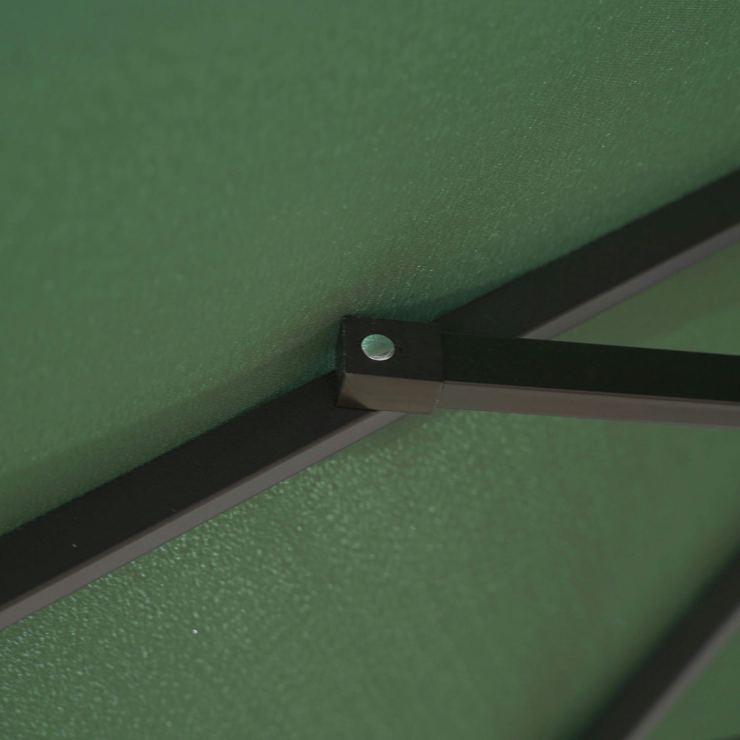 LeisureMod Willry 10 Ft Cantilever Patio Umbrella With Solar Powered LED - Green