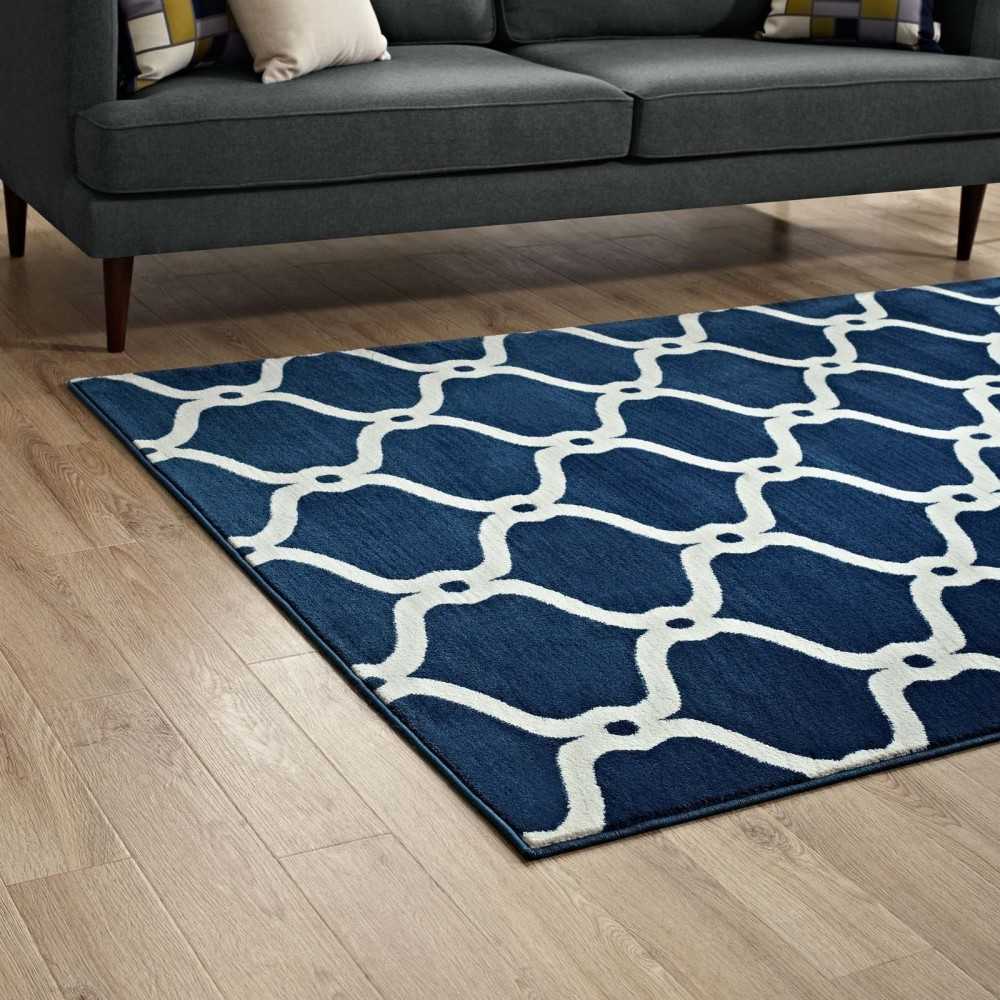 Beltara Chain Link Transitional Trellis 5x8 Area Rug, Moroccan Blue and Ivory
