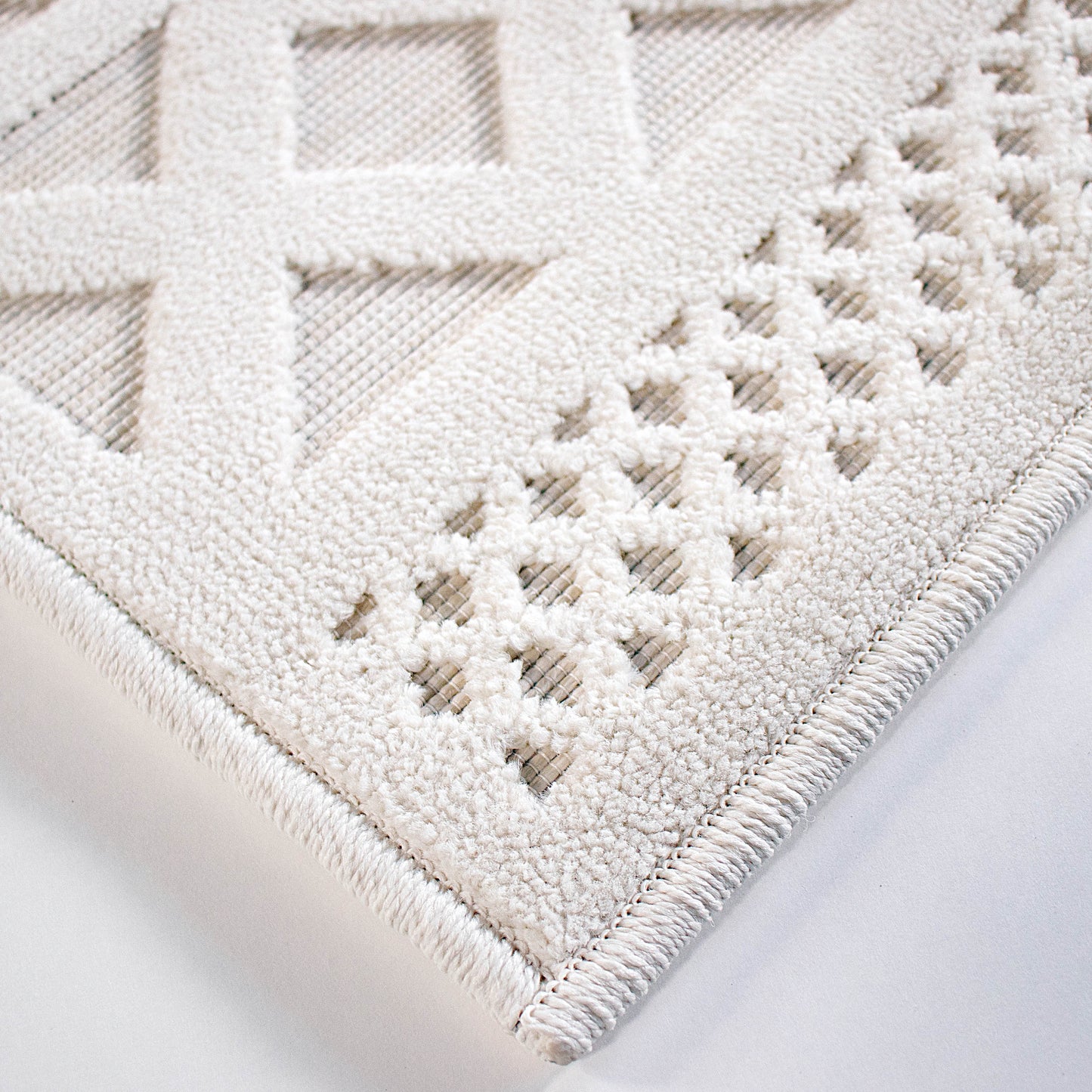 Orian Boucle' Coastal Diamond Natural 23"X90"