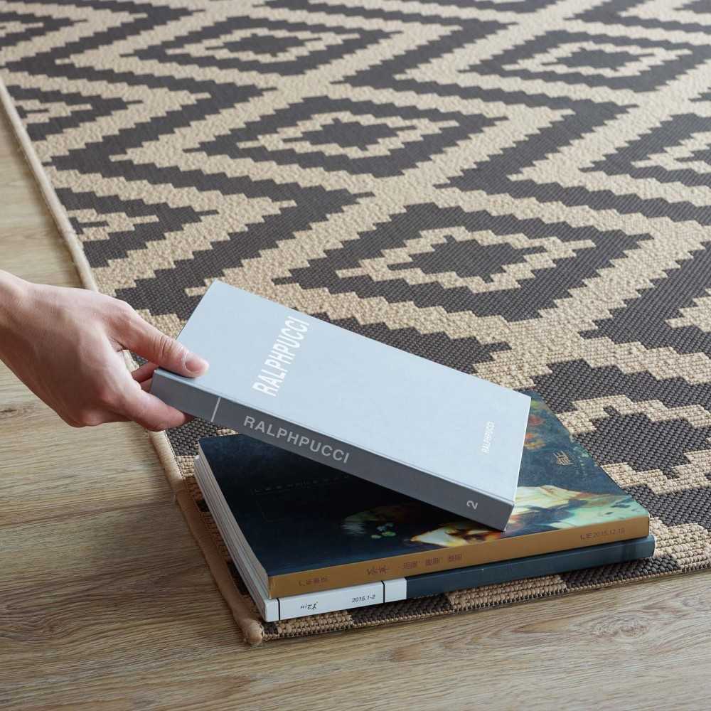 Jagged Geometric Diamond Trellis 4x6 Indoor and Outdoor Area Rug