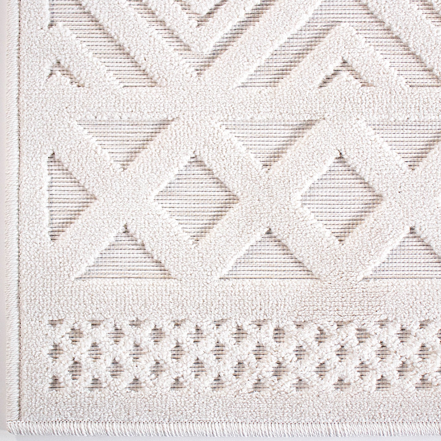 Orian Boucle' Coastal Diamond Natural 23"X90"