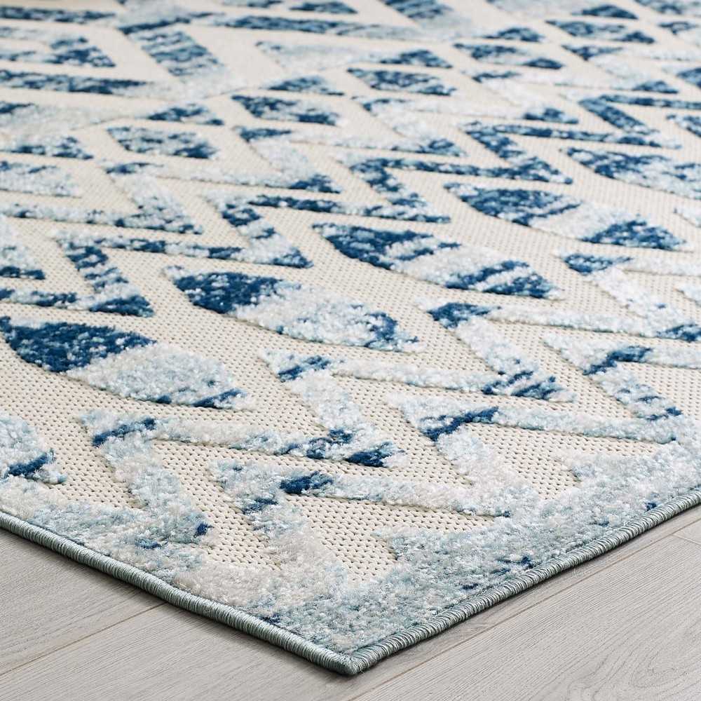 Reflect Tamako Diamond and Chevron Moroccan Trellis 5x8 Indoor / Outdoor Area Rug, Ivory and Blue