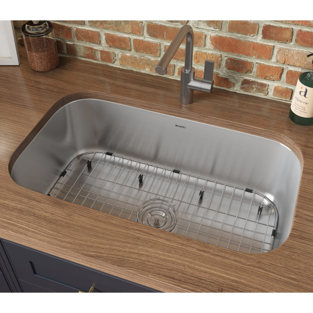 Ruvati Parmi 30 x 18.125 inch Undermount Stainless Steel Kitchen Sink