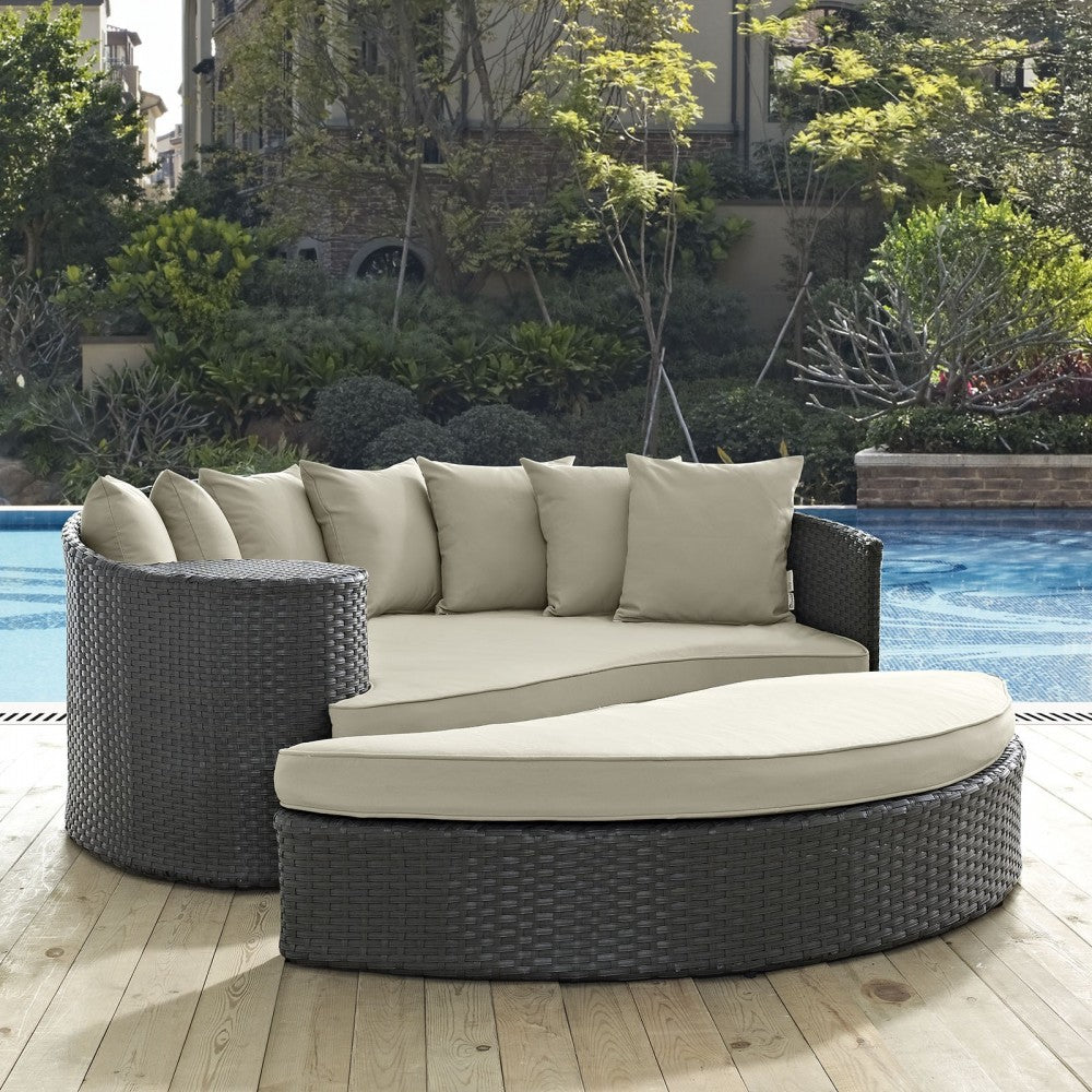 Sojourn Outdoor Patio Sunbrella Daybed, Antique Canvas Beige, EEI-1982-CHC-BEI