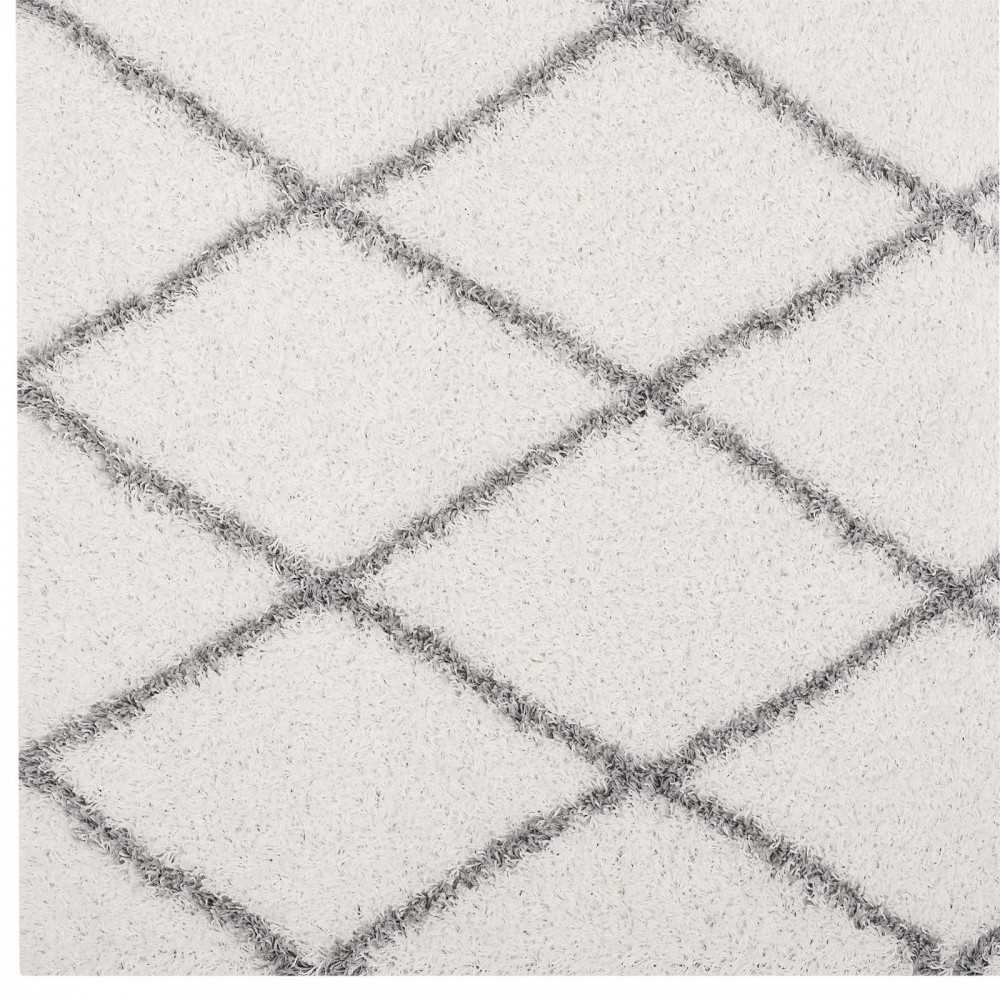 Toryn Diamond Lattice 5x8 Shag Area Rug, Ivory and Gray